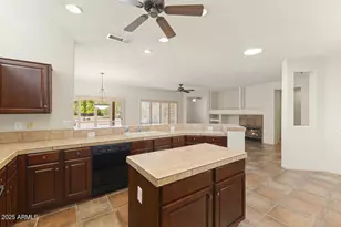 17850 N Navarro Ct, Surprise, AZ 85374 - Photo 16