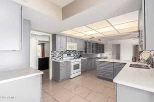 12819 N Sun Valley Dr, Sun City, AZ 85351 - Photo 18