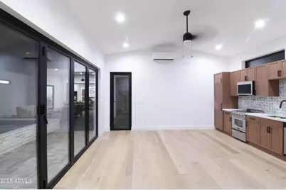 3113 N 41st Place, Phoenix, AZ 85018 - Photo 18