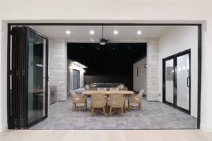 3113 N 41st Pl, Phoenix, AZ 85018 - Photo 10