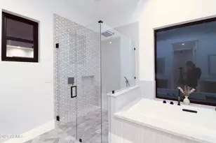 3113 N 41st Pl, Phoenix, AZ 85018 - Photo 14