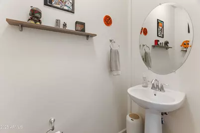 30672 N 137th Lane, Peoria, AZ 85383 - Photo 8