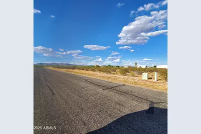 50979 W Iver Road #-, Aguila, AZ 85320 - Photo 14