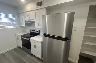 999 S Palm Ln, Chandler, AZ 85225 - Photo 1