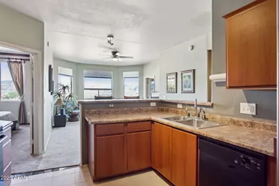 9820 N Central Avenue #317, Phoenix, AZ 85020 - Photo 1