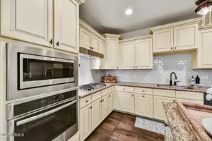 7 E Laurie Ln, Phoenix, AZ 85020 - Photo 12