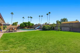 19 E Canterbury Ct, Phoenix, AZ 85022 - Photo 46