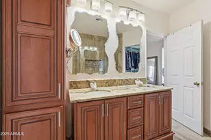 19 E Canterbury Ct, Phoenix, AZ 85022 - Photo 32
