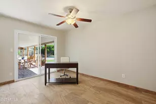 19 E Canterbury Ct, Phoenix, AZ 85022 - Photo 38