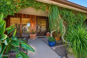 19 E Canterbury Ct, Phoenix, AZ 85022 - Photo 2