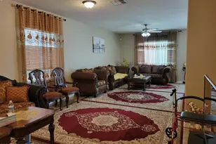 7439 W Wolf St, Phoenix, AZ 85033 - Photo 4