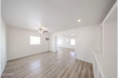 2839 E Marco Polo Road, Phoenix, AZ 85050 - Photo 12