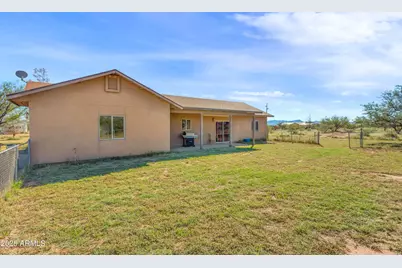 9342 S Reynolds Road S, Hereford, AZ 85615 - Photo 4