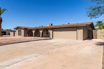 2236 E Des Moines Circle, Mesa, AZ 85213 - Photo 6