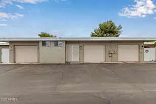 10050 W Lancaster Dr, Sun City, AZ 85351 - Photo 22