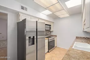 10050 W Lancaster Dr, Sun City, AZ 85351 - Photo 4