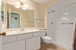 10050 W Lancaster Dr, Sun City, AZ 85351 - Photo 14