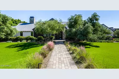 4535 N 49th Place, Phoenix, AZ 85018 - Photo 10