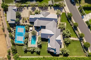 4535 N 49th Pl, Phoenix, AZ 85018 - Photo 2