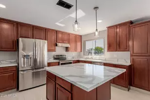 5902 W Wolf St, Phoenix, AZ 85033 - Photo 10