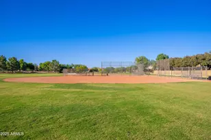 724 E Lark St, Gilbert, AZ 85297 - Photo 52