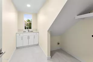 2273 E Clinton St, Phoenix, AZ 85028 - Photo 20