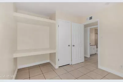 2555 E Mobile Lane, Phoenix, AZ 85040 - Photo 10