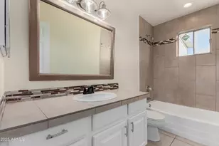 2555 E Mobile Ln, Phoenix, AZ 85040 - Photo 16