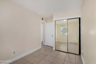 2555 E Mobile Ln, Phoenix, AZ 85040 - Photo 12