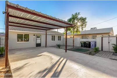 2555 E Mobile Lane, Phoenix, AZ 85040 - Photo 1