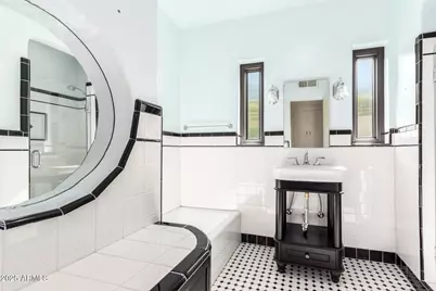 2209 N 12th Avenue, Phoenix, AZ 85007 - Photo 14