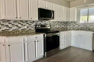 323 North Hunt Dr E, Mesa, AZ 85203 - Photo 8