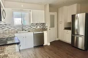 323 North Hunt Dr E, Mesa, AZ 85203 - Photo 6