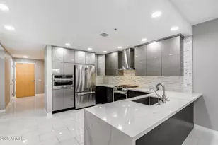 7157 E Rancho Vista Dr, Scottsdale, AZ 85251 - Photo 8