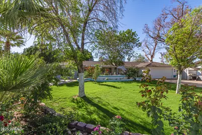 5545 E Earll Drive, Phoenix, AZ 85018 - Photo 4