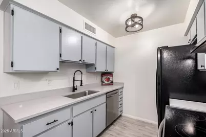 8131 N 107th Avenue #82, Peoria, AZ 85345 - Photo 6