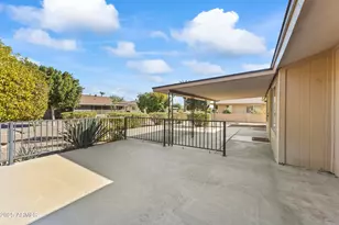 10521 W Prairie Hills Cir, Sun City, AZ 85351 - Photo 32