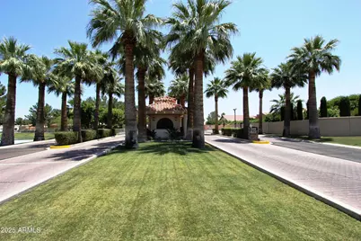 5842 S Amberwood Drive, Chandler, AZ 85248 - Photo 32