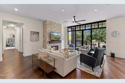 8 E Biltmore Estate #215, Phoenix, AZ 85016 - Photo 2