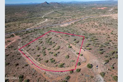 43327 N Castle Hot Springs Road #Top, Morristown, AZ 85342 - Photo 4