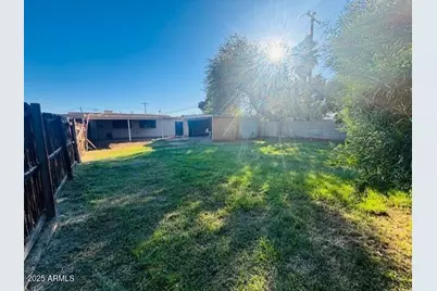 1910 N 25th Pl Place, Phoenix, AZ 85008 - Photo 2