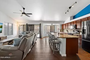 1611 E Runion Dr, Phoenix, AZ 85024 - Photo 12