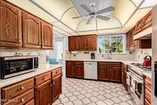 14218 N McPhee Dr, Sun City, AZ 85351 - Photo 16