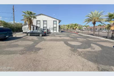 1703 W Mountain View Road #11, Phoenix, AZ 85021 - Photo 2
