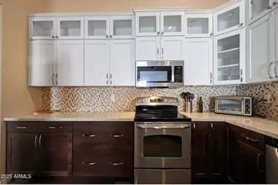 17520 W Caribbean Lane, Surprise, AZ 85388 - Photo 8