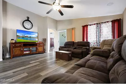 17520 W Caribbean Lane, Surprise, AZ 85388 - Photo 10