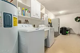 10511 W Edgewood Dr, Sun City, AZ 85351 - Photo 16