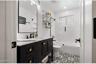 4037 E Minnezona Avenue, Phoenix, AZ 85018 - Photo 34