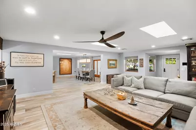 4037 E Minnezona Avenue, Phoenix, AZ 85018 - Photo 12