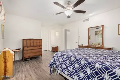 10439 W Saratoga Circle, Sun City, AZ 85351 - Photo 14